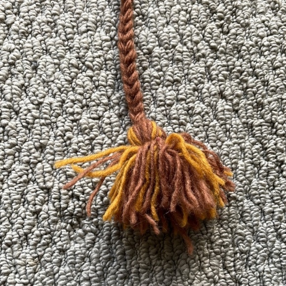 Unisex/Kids Brown & Tan Wool Funny Bear Face Beanie With Pom Pom Strings - Picture 4 of 10